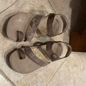 Chic Atrex Sandals for Women